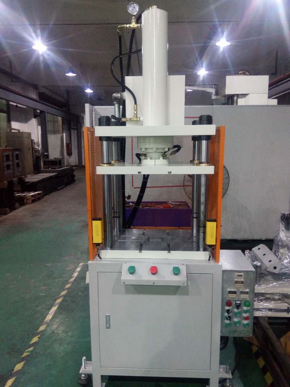 鑄件沖邊油壓機(jī)